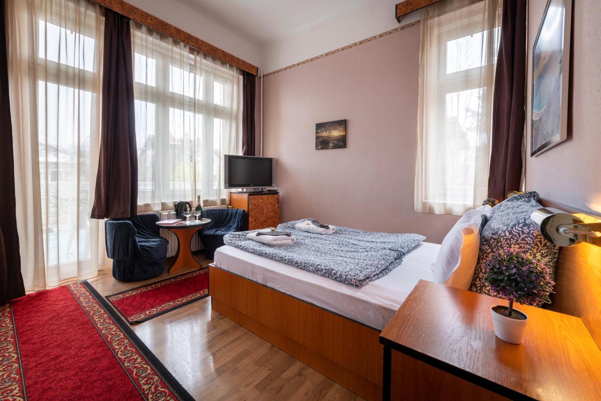 Hotel Kristal Budapest Exterior foto